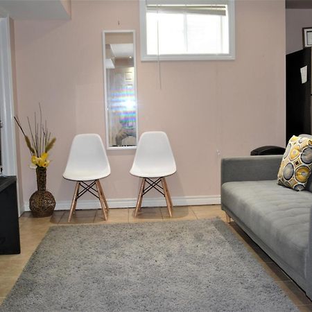 Beautiful And Spacious Basement Apartment Brampton Buitenkant foto