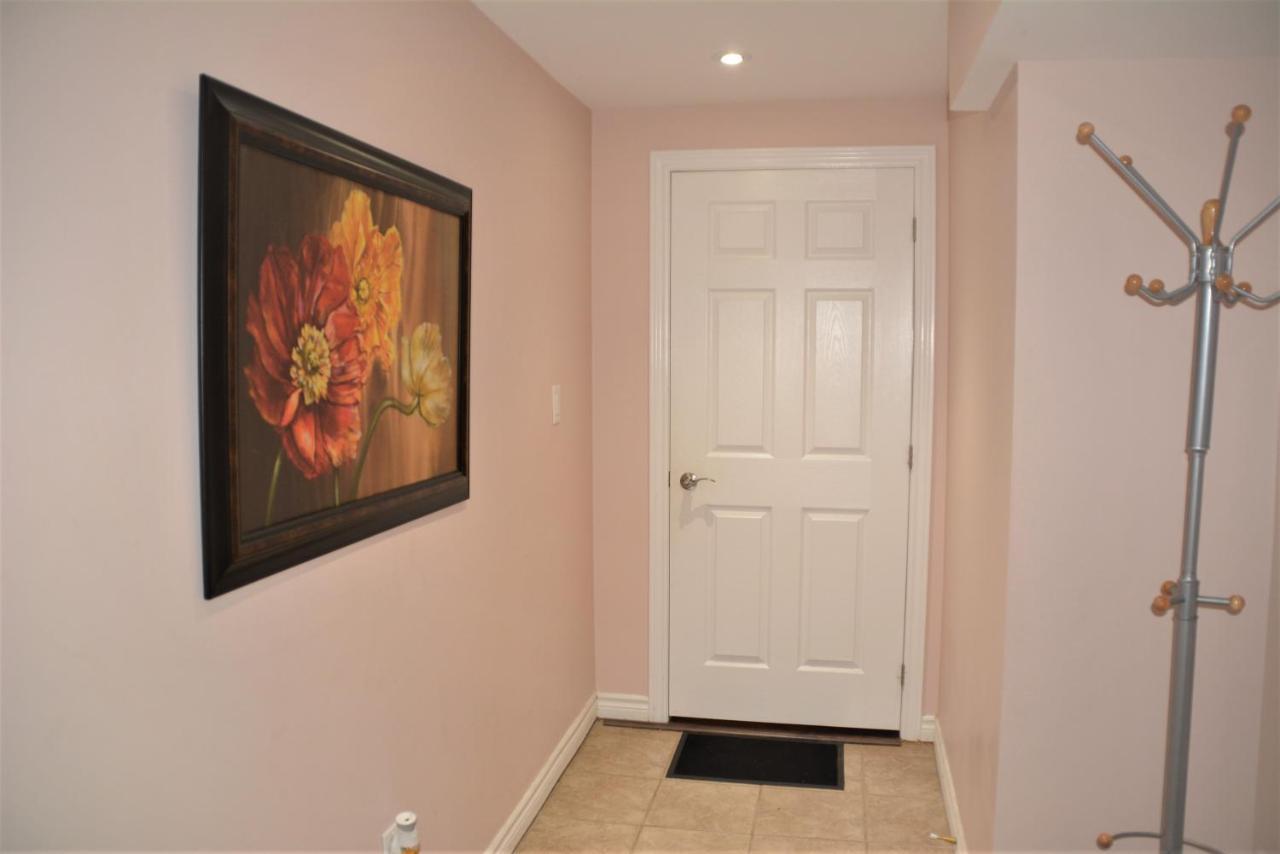 Beautiful And Spacious Basement Apartment Brampton Buitenkant foto