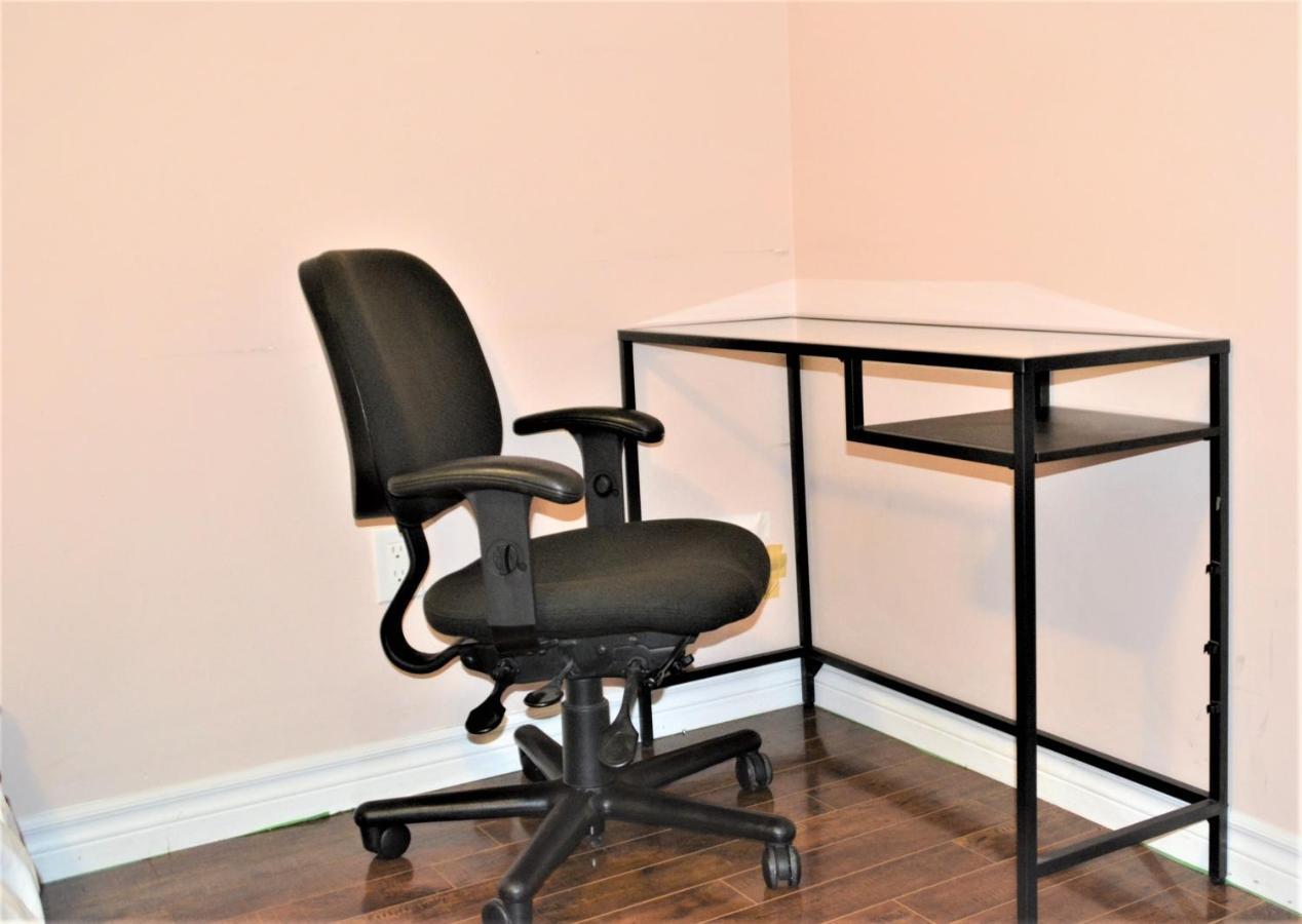 Beautiful And Spacious Basement Apartment Brampton Buitenkant foto