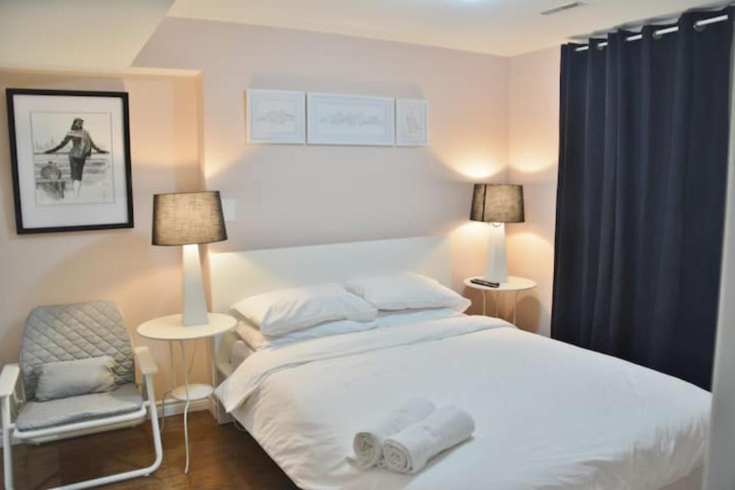 Beautiful And Spacious Basement Apartment Brampton Buitenkant foto