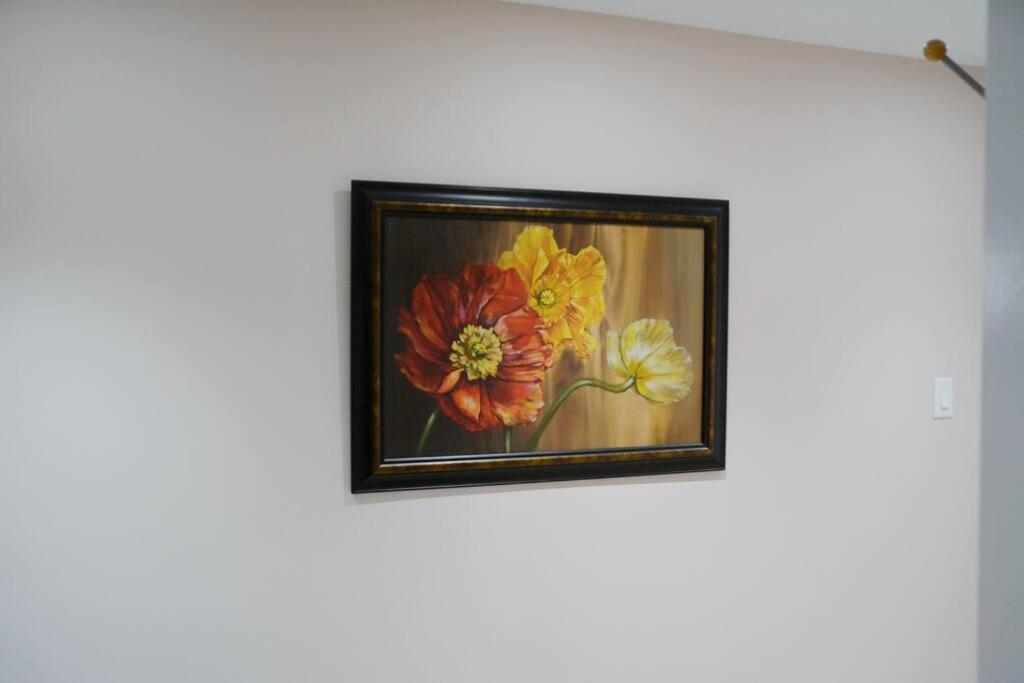 Beautiful And Spacious Basement Apartment Brampton Buitenkant foto