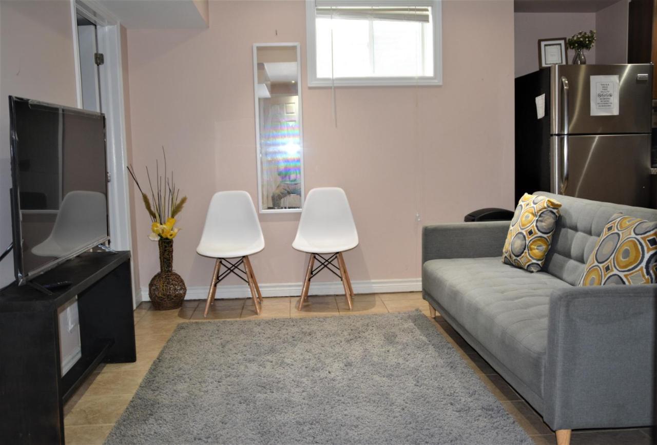 Beautiful And Spacious Basement Apartment Brampton Buitenkant foto