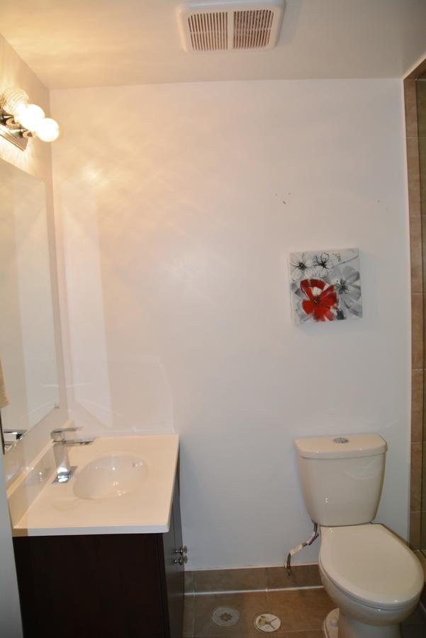 Beautiful And Spacious Basement Apartment Brampton Buitenkant foto